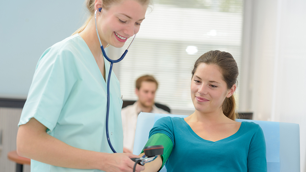 amt salutes the medical assistants who work at the heart of do medical assistants work in hospitals